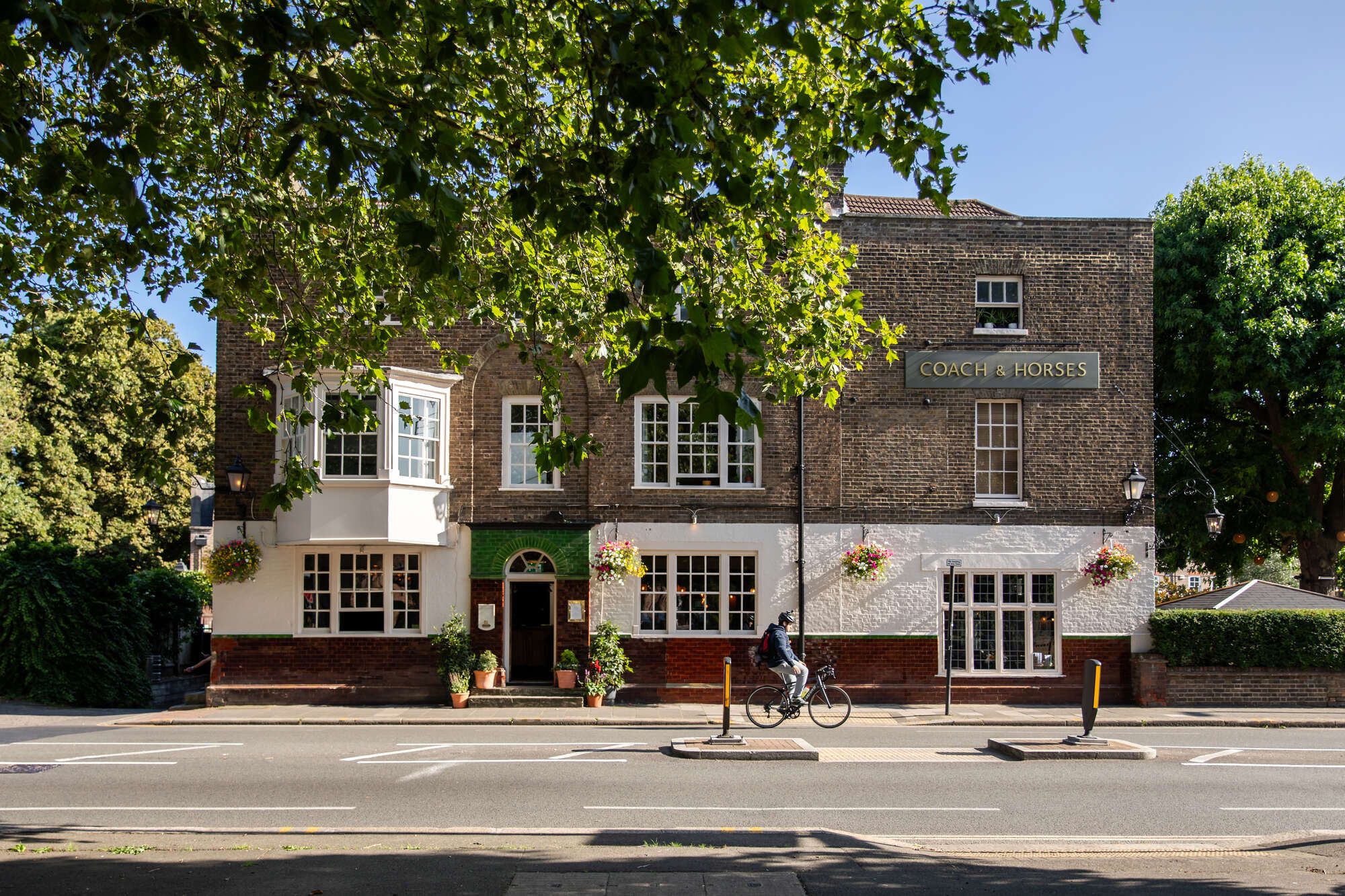 Exterior of the Coach & Horses in Isleworth