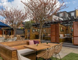 Garden at the Hare & Hounds in Sheen