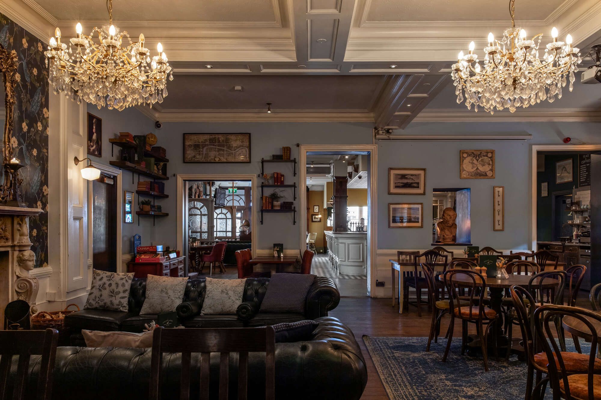 Interior of the County Arms, best pub in Wandsworth Common