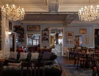 Interior of the County Arms, best pub in Wandsworth Common