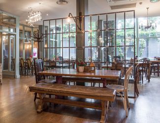 Interiors at Finch's