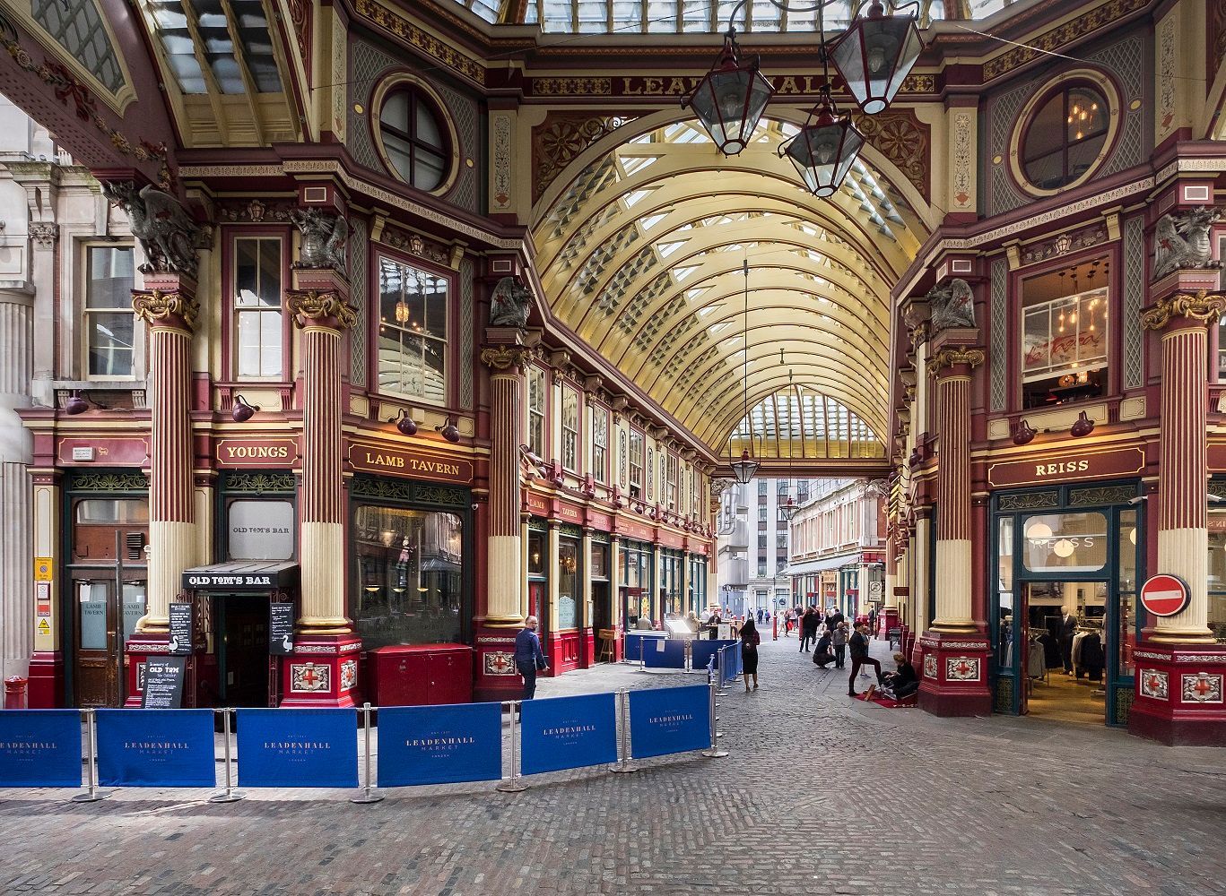 pub exterior of Lamb Tavern in Leadenhall Market