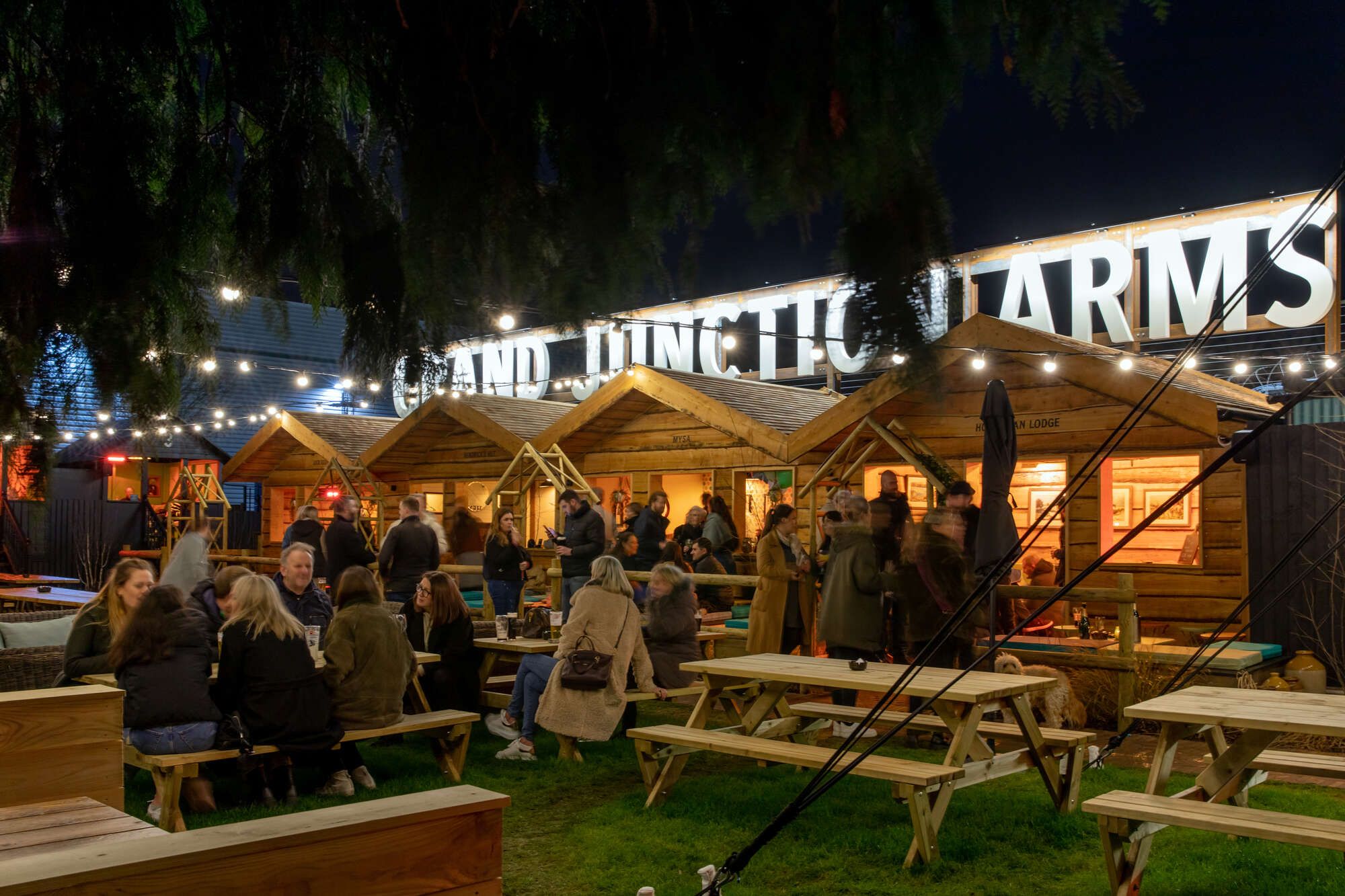 Garden pubs, heated, open space