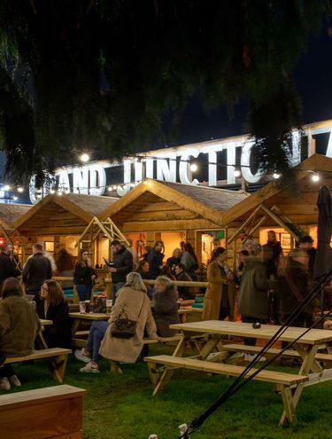 Garden pubs, heated, open space