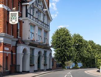 Exterior of the White Hart pub in Barnes