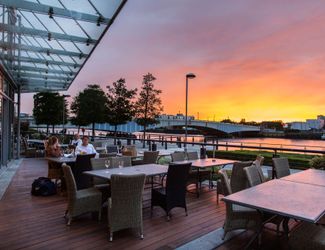 Beautiful view of a sunset from a beer garden of the river Thames