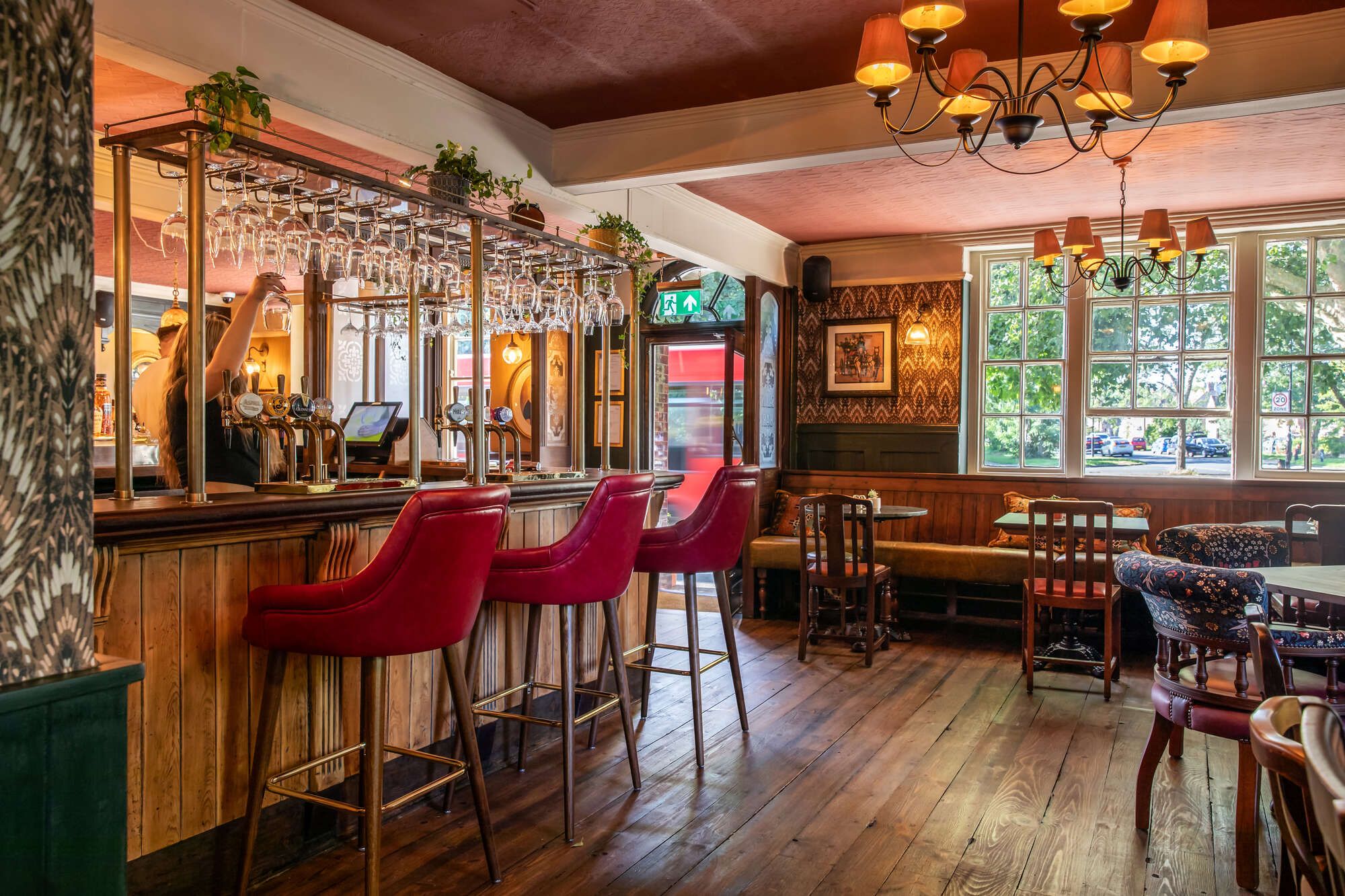 Bar area, Coach & Horses in Isleworth