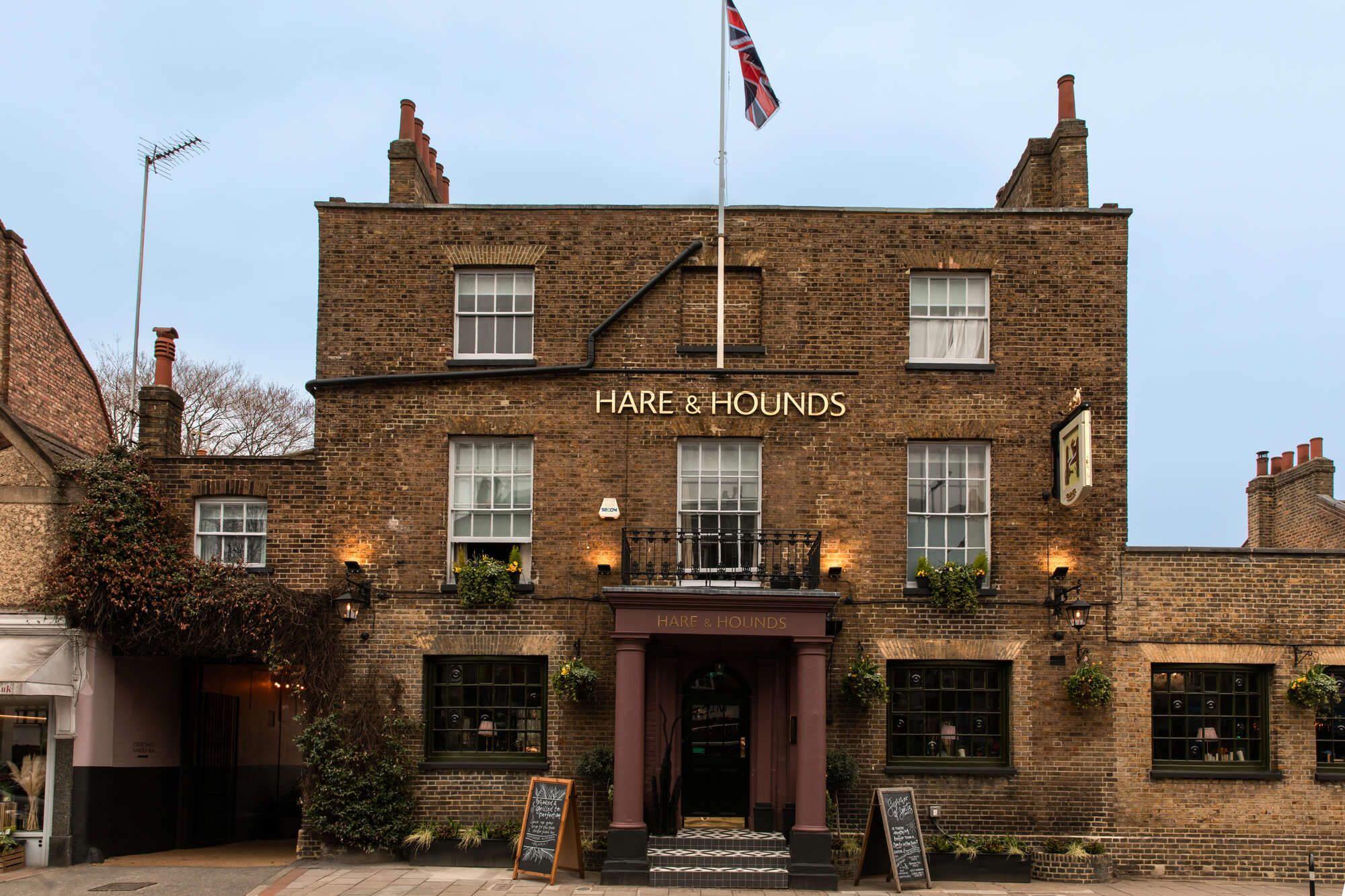 Exterior of the Hare & Hounds in Sheen