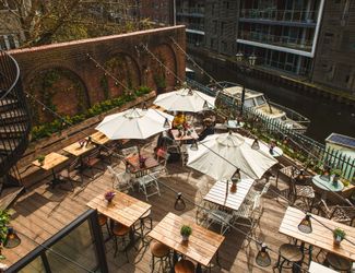 Beer garden next to the cancel in Camden