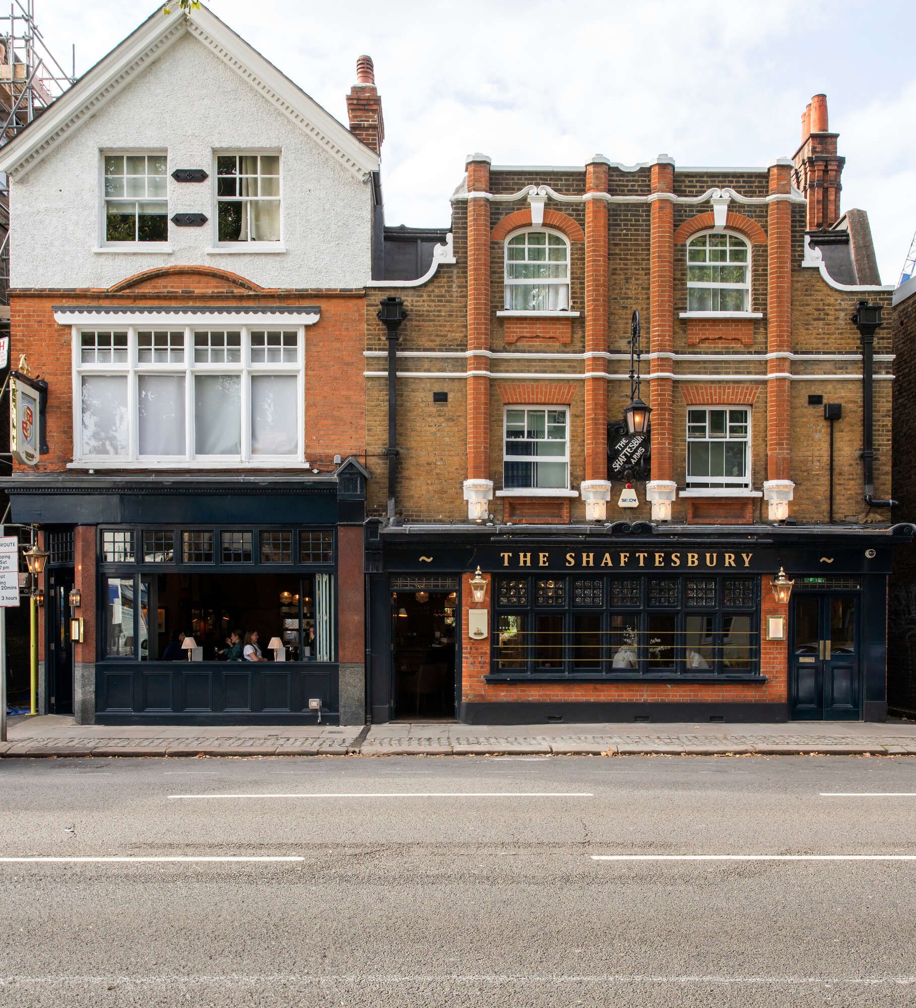 Exterior of the Shaftesbury pub in Richmond